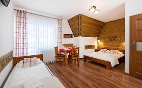 Willa Pod Reglami Małe Ciche - Jacuzzi&Sauna Idealna baza wypadowa w Góry! Wiktorówki, Rusinowa Polana , Gęsia Szyja , Toporowa Cyrhla , Murowaniec , Hala Gąsienicowa